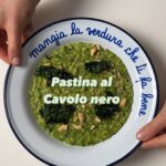 Ludovica Gargari Instagram - Semi di meloni è il nome di questa pasta… e tu la conoscevi?! Lo dice anche il mio piatto ! 🥬 mangia la verdura che ti fa bene 🥬 200g semi di melone 100g foglie di cavolo nero 100g broccolo siciliano 50g parmigiano 50g taralli qb sale qb pepe qb olio evo cuocete in acqua bollente salata il broccolo e le foglie di cavolo frullateli con acqua di cottura e olio evo sale e pepe tostate i semi di meloni e portate a cottura come un risotto aggiungendo acqua di cottura dei broccoli di tanto in tanto ! a meta cottura la crema di verdure. Fuori fuoco mantecate con parmigiano e taralli sbriciolati #nowaste #cavolonero #ricettefacili #ricetteveloci #howto #ricetteitaliane