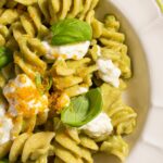 Ludovica Gargari Instagram - Bottarga, stracciatella, asparagi e una sola padella! 💚 Intravediamo all’orizzonte un primo tutto da scoprire! ✨😋 @lulugargari @giallozafferano INGREDIENTI Fusilloni 320 g Stracciatella 200 g Parmigiano Reggiano DOP 50 g Patè di olive 1 cucchiaio Bottarga di muggine q.b. Olio extravergine d’oliva q.b. Sale fino q.b. PER LA CREMA DI ASPARAGI Asparagi (da pulire) 500 g Basilico 20 foglie Olio extravergine d’oliva q.b. Sale fino q.b. Pepe nero q.b. #giallozafferano #gz #spring #sogood #delicious #loveit #asparagi #lulugargari #primavera