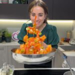 Ludovica Gargari Instagram - POV : Sei in una nuova cucina e non sai dove stanno le cose, ma sei Sagittario e vuoi fare tutto da sola🫠
