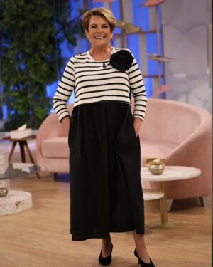 Luísa Castel-Branco Instagram - Então bom dia!
@doisas10tvi @bigbrothertvi  Vestido @mhelmoda