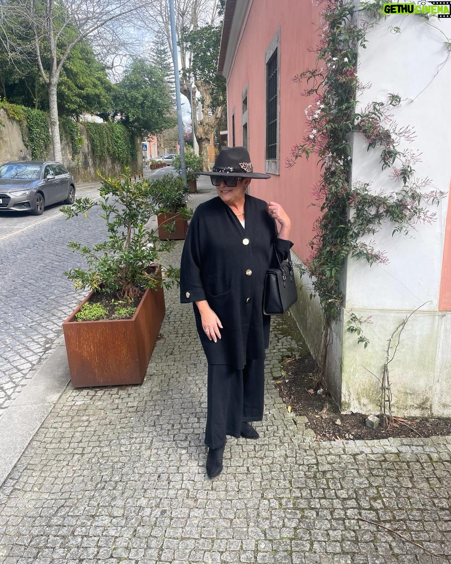 Luísa Castel-Branco - 1.6K Likes - Sintra, hoje a namorar❤️. @caju_clothingstore @fabricadosoculos_artedoolhar