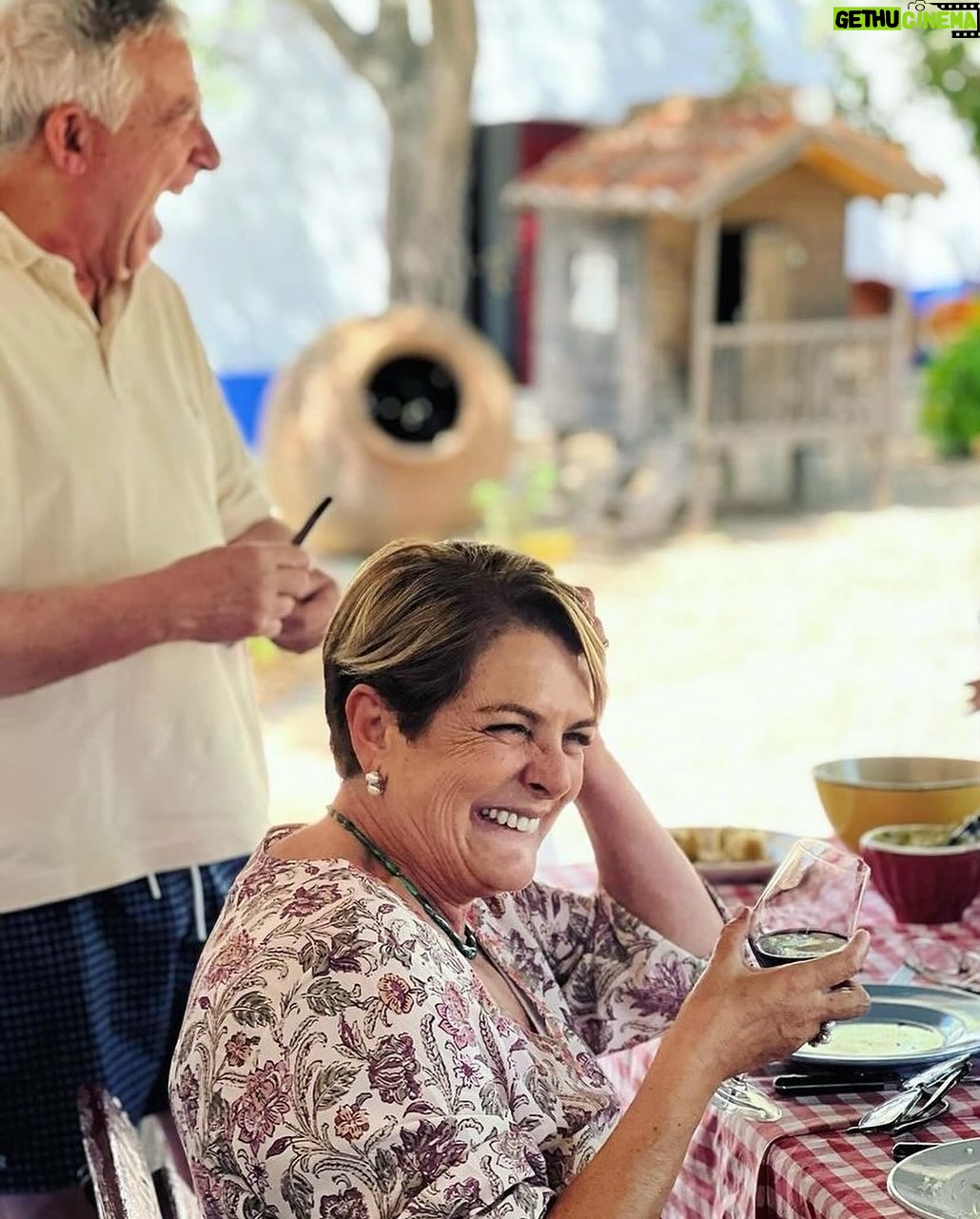 Luísa Castel-Branco - 2.4K Likes - 29 anos juntos! Por mil e uma razões e sem dúvida que uma das principais é que continuamos a rir juntos, e a rir de nós mesmos💓💓💓. @xico_colaco