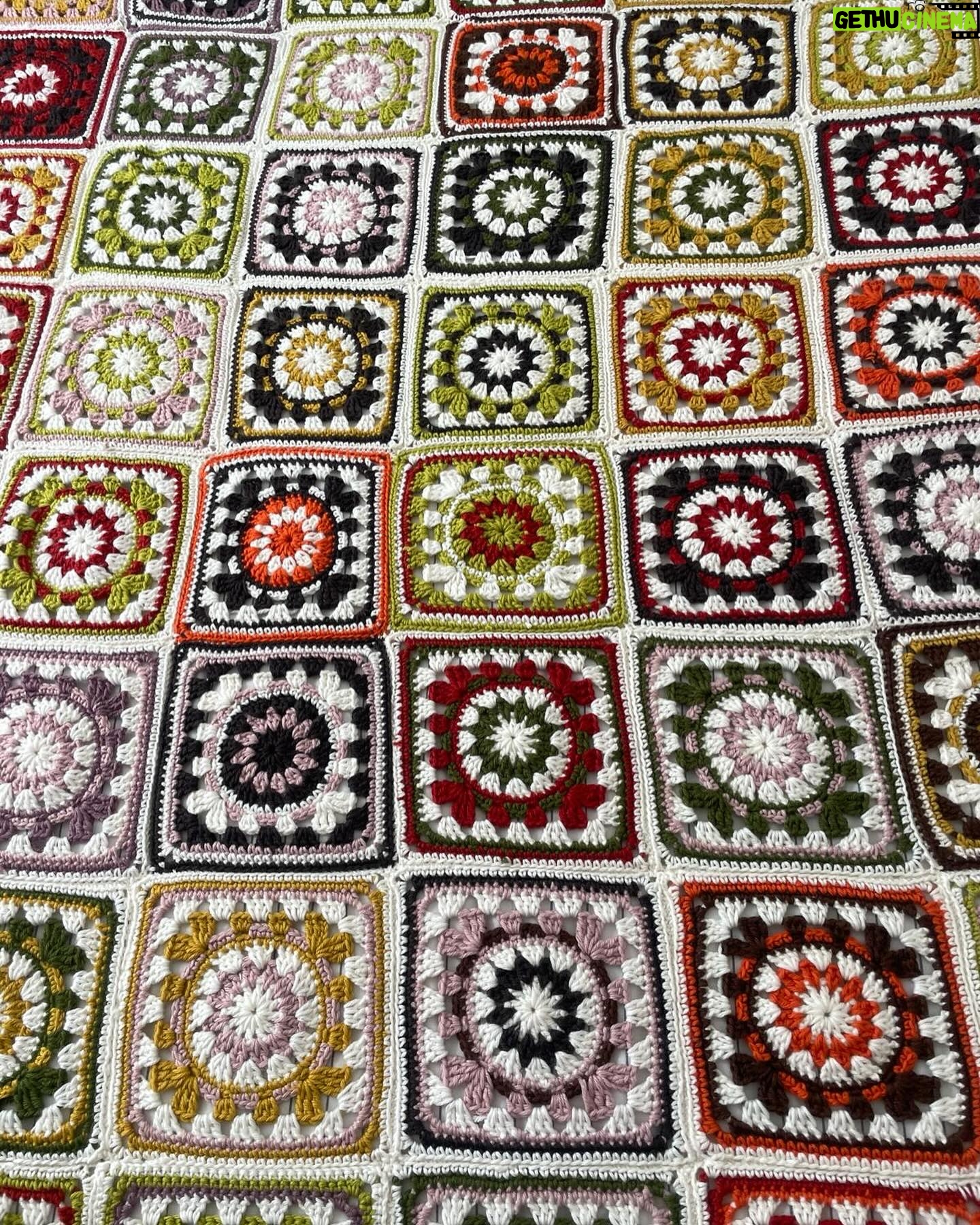 Luísa Castel-Branco - 0.9K Likes - Terminei!!!!
Manta para cama em #croche . @katiayarns Aron ❤️❤️❤️❤️🍾🍾🍾