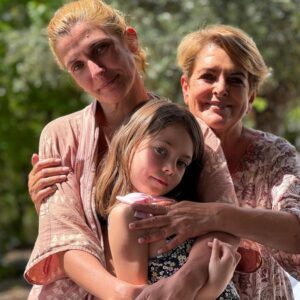 Luísa Castel-Branco Instagram - Sem filtro! Três gerações: a avó , a filha e a neta( filha do meu Gonçalo)💓💓💓💓🙏💓