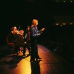 Luisa Neubauer Instagram – Wo sind wir gelandet? #LautGegenRechts
. 
Aus der „Rede in Es-Dur“ im Thalia Theater in Hamburg, Cover von @konrad.laukat