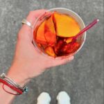 Luisa Rubino Instagram - ♡ cositasqueencontre ♡ 1. yo 2. yo y según mi acento dominicano JAJA. 3. manguito con chile (tomamango) 🥭 4. JJ y yo una mañana de domingo @juanjosettrujillo vuelve ya ya ya! 5. el bobo de mi alma @jotaadeee 6. que onda wachin una vuelta en mi moto rosa? 7. las texanas verdes de la suerte 💚 8. mi Larita y yo 💔 (ojalá ir a llenarte de besos y volver) 9. JAJAJA te pare la batalla mami eh (?) @susannaofficial_ 10. bocatas de calamar con mis hermanos -epetacular- 🇪🇸😭 bueno eso fue todo, chau <333