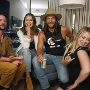 Luisa d'Oliveira Instagram - The 100 fans and family…so good to see you all and share the love again 💛
#conageddon3