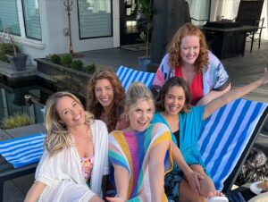 Luisa d'Oliveira Instagram - Very fun times with some very fun ladies and gents! You’re wonderful and good and hilarious and this has been a great time. 

Gents mostly not pictured but they’re real, also featuring Maximus who responds to ‘handsome’ and will snot all over you, plus a sweet silky pantsuit. Rain/cold not pictured. Few more days to go 🥲

@stephaniedbennett @caseydeidrick @thehonestactor @nsharpie @jilly_morrison @fromdrewtoyou @alexbarima @nathanaelvass