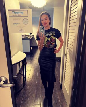 Luisa d'Oliveira Instagram - Thank you @dragoncon for a super fun weekend! What a special, magical place you are 🤩 bring me back!!
#dragoncon