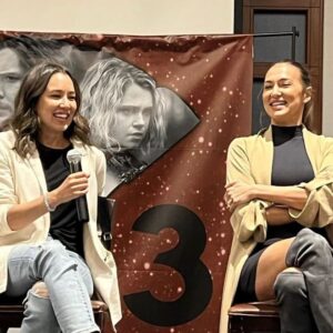 Luisa d'Oliveira Instagram - The 100 fans and family…so good to see you all and share the love again 💛
#conageddon3
