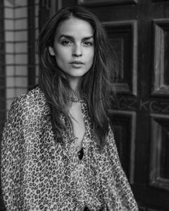 Actress Luise Befort HD Instagram Photos and Wallpapers January 2023