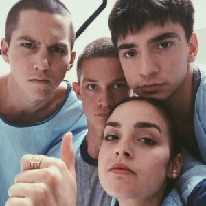 Luise Befort Instagram - #clubderrotenbänder- das Finale!
Heute um 20:15 Uhr auf @vox 🙆🏻‍♀️⭕️
Verrückt. Die letzten Folgen! 
Ein paar von Euch sehe ich später am @zoopalast - wir sind um 18 Uhr da, ich freu mich!💥