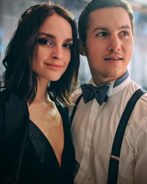 Luise Befort Instagram - ..@deutscher_filmball a while ago🖤
#clubderrotenbänder ist jetzt im Kino! 🎞💥
Have a wonderful weekend!
Wir sind gespannt, wie euch der Film gefällt ⭕️
@universum_film #bantrybay #unbezahltewerbung