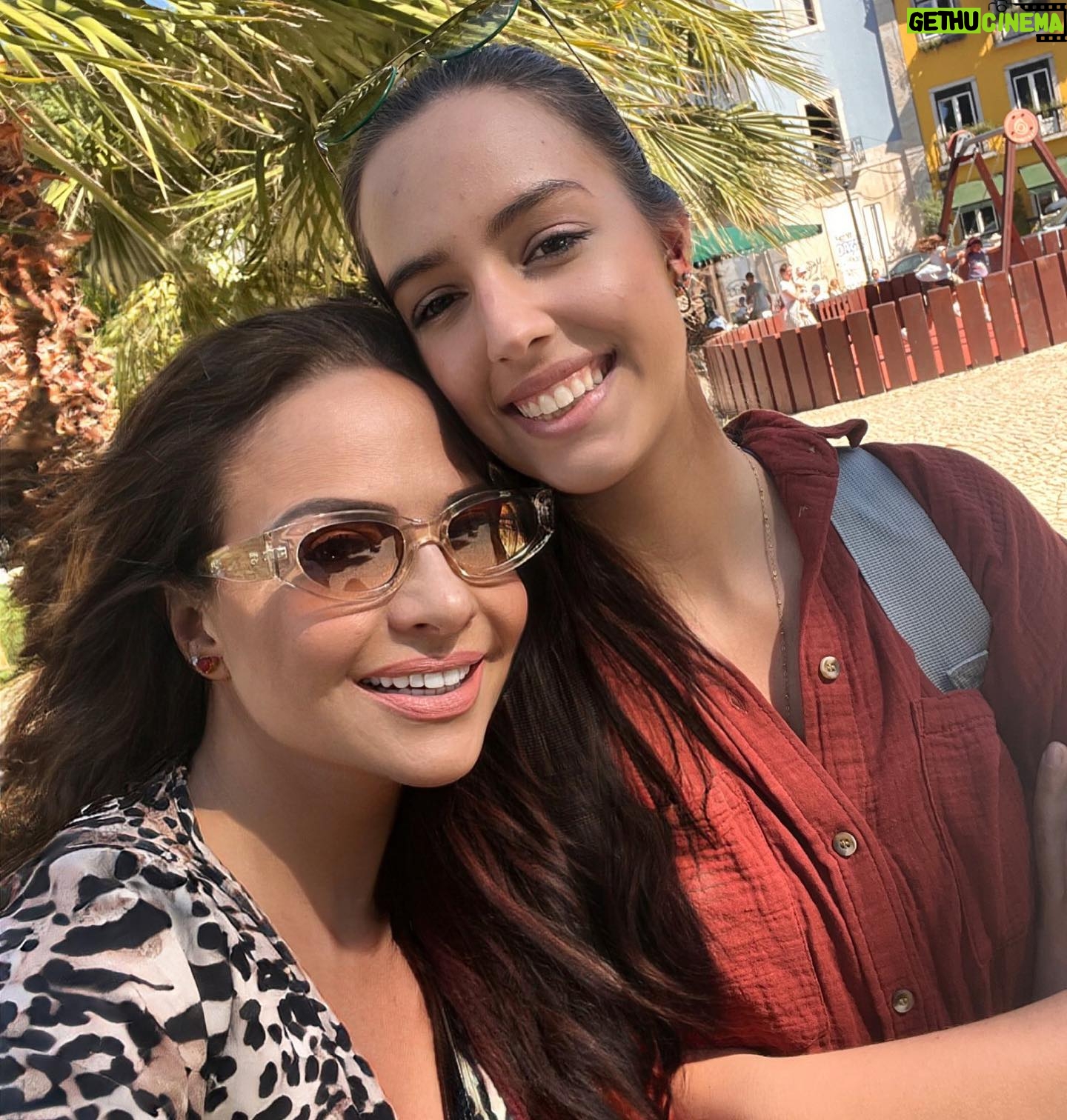 Luiza Tomé - 4.6K Likes - Eu e minha princesa em Lisboa 🙏🌹🙌