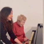 Luiza Tomé Instagram - Quando nos reunimos pra tocar piano é assim!!! 😉☺️. Momentos inesquecíveis com minha mãe do ❤️. #gratidao #amorincondicional #amordemae #amordefilha