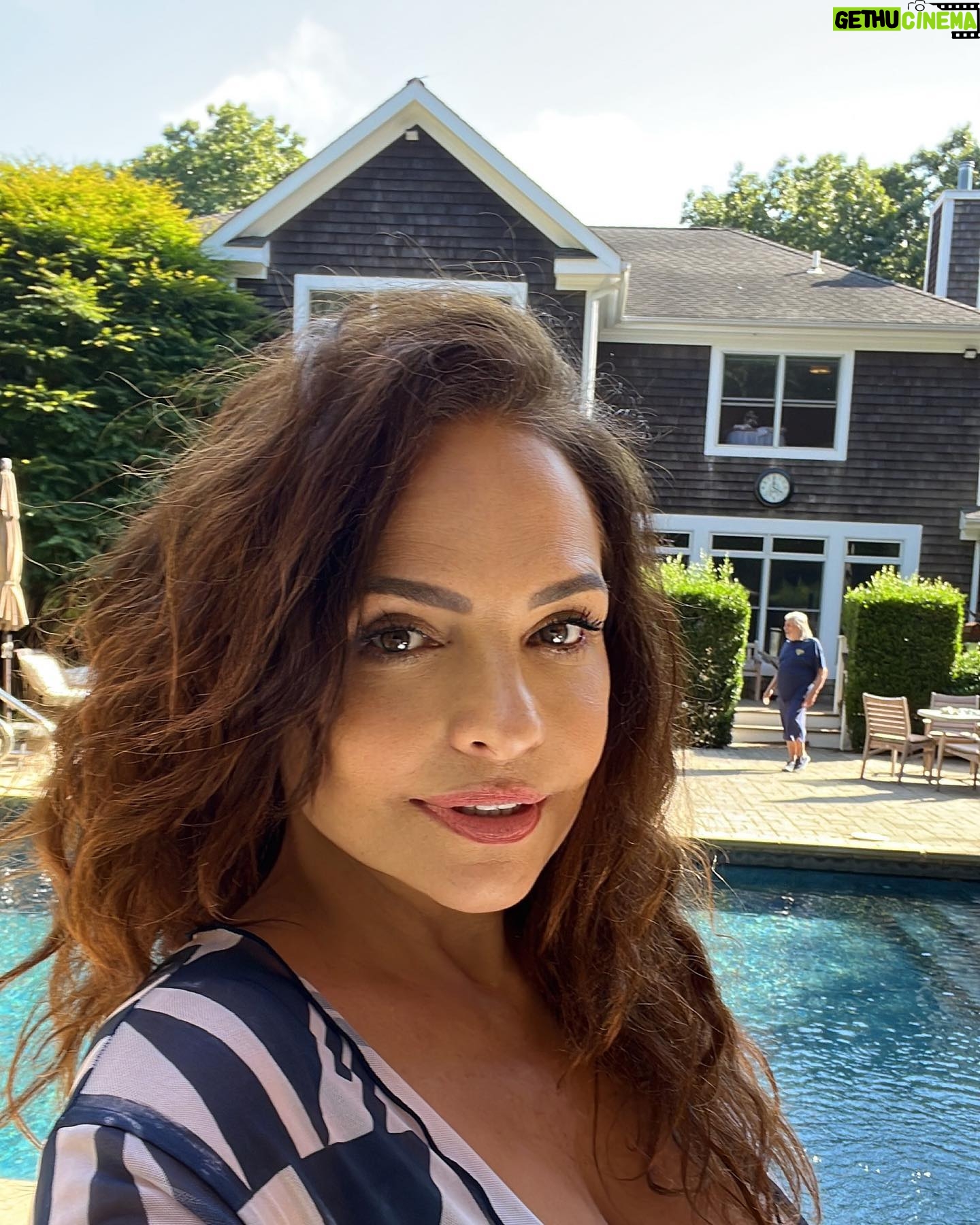 Luiza Tomé - 4.2K Likes - Uma linda semana com muita paz, amor e saúde .
.
Saudades desse lugar incrível #easthampton , casa do meu querido amigo @joaodematosnyc .
.
#ferias
.
#newyork
.
#hamptons
.
#amigos
.
Jura que tem que voltar das férias?!? 🤣😩🤣🙏😘☀️☀️☀️