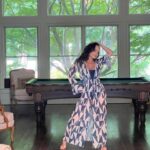 Luiza Tomé Instagram - Linda semana 🙏💋 Fazendo poses 👗👙 @maryssilbeachwear 💋👙 . #easthampton @joaodematosnyc que casa linda!!!!! Amei tudo 🙏🙌☀️