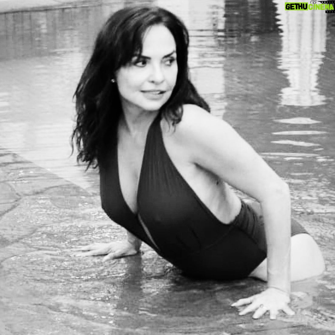 Luiza Tomé - 3.9K Likes - Bom sábado seus lindos .
.