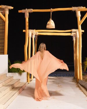 Luján Argüelles Instagram - Esta noche a las 22:00 @vayavacacionestv @telecincoes !!! Vamossss!!!! Toda la información de estilismo en @looks_vayavacacioneslujan !!!