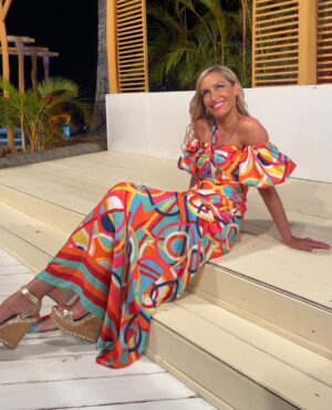 Luján Argüelles Instagram - Todos los looks de esta noche de @vayavacacionestv en @looks_vayavacacioneslujan  Estilismo : @monthalbet  Peluqueria : @raulurb  Maquillaje;
@milagritosmakeup #polloCriollo
