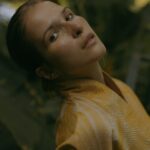 Lukerya Ilyashenko Instagram - Удивительное дело, на Шри-Ланке кожа была, как абрикос, не смотря на солнце. Приехала домой, абрикос превратился в курагу. Дорогие дамы, как реабилитировать морду лица после отдыха? Я вроде весь набор ухищрений знаю, но вдруг новшества какие появились? Фотокарточки делала несравненная @elena.phot ❤️❤️❤️