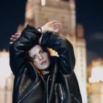 Lukerya Ilyashenko Instagram – Что зритель видит на этом видео? Какой сакральный смысл я хочу донести? Какую глубокую, парадоксальную идею? – никакую, ребят. Просто посмотрите как Маша и Ваня здорово снимают🙃