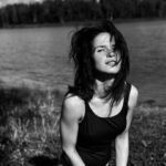 Lukerya Ilyashenko Instagram – Я столько путешествую! Утром была в Париже, в обед – уже Франкфурт на Майне. Вчера – Дюссельдорф. На зависть насыщенная жизнь. «Богатый покровитель?» – спросите вы. Нет, VPN! 😂