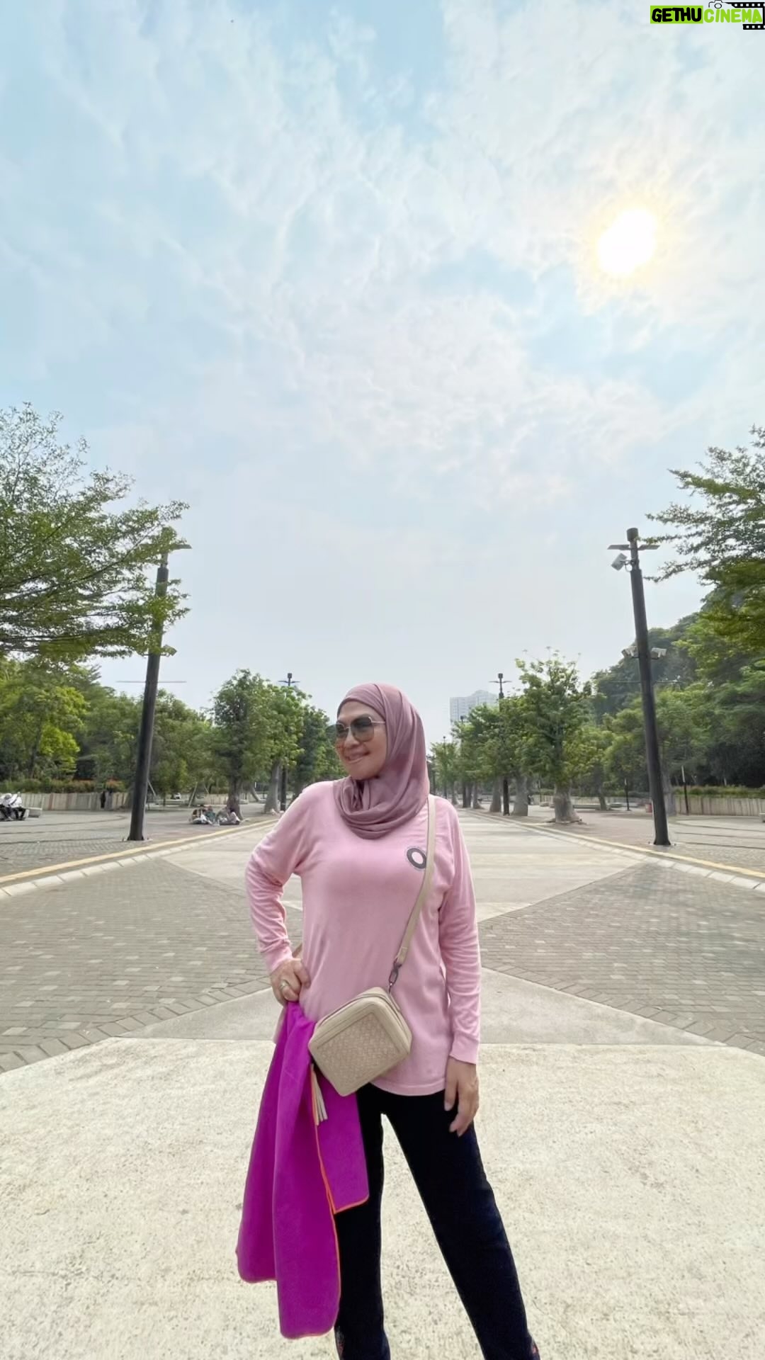 Lulu Zakaria - 293 Likes - Bismillahirrohmanirrohiim
salam sehat semuaa … semoga apapun yg di capai di Tahun 2023 menjadi Ladang Bersyukur kami PadaMU Ya Robb dan Insyaa ALLAH Tahun 2024 Doa Doa kami di ijabah Allah Subhanahu Wa Ta’ala tuk menjadi UmatNYA yg lebih baik lagi Aamiin Allahuma Aamiin
#sukaquotenya
#tahun2023
#menjelang2024
#bersyukur
#Alhamdulillah
#masyaallahtabarakallah💕