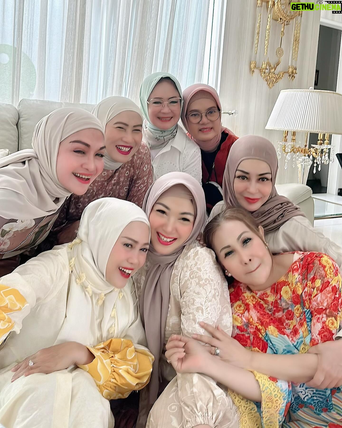 Lulu Zakaria - 281 Likes - Teman2 yg baik hati ♥️♥️