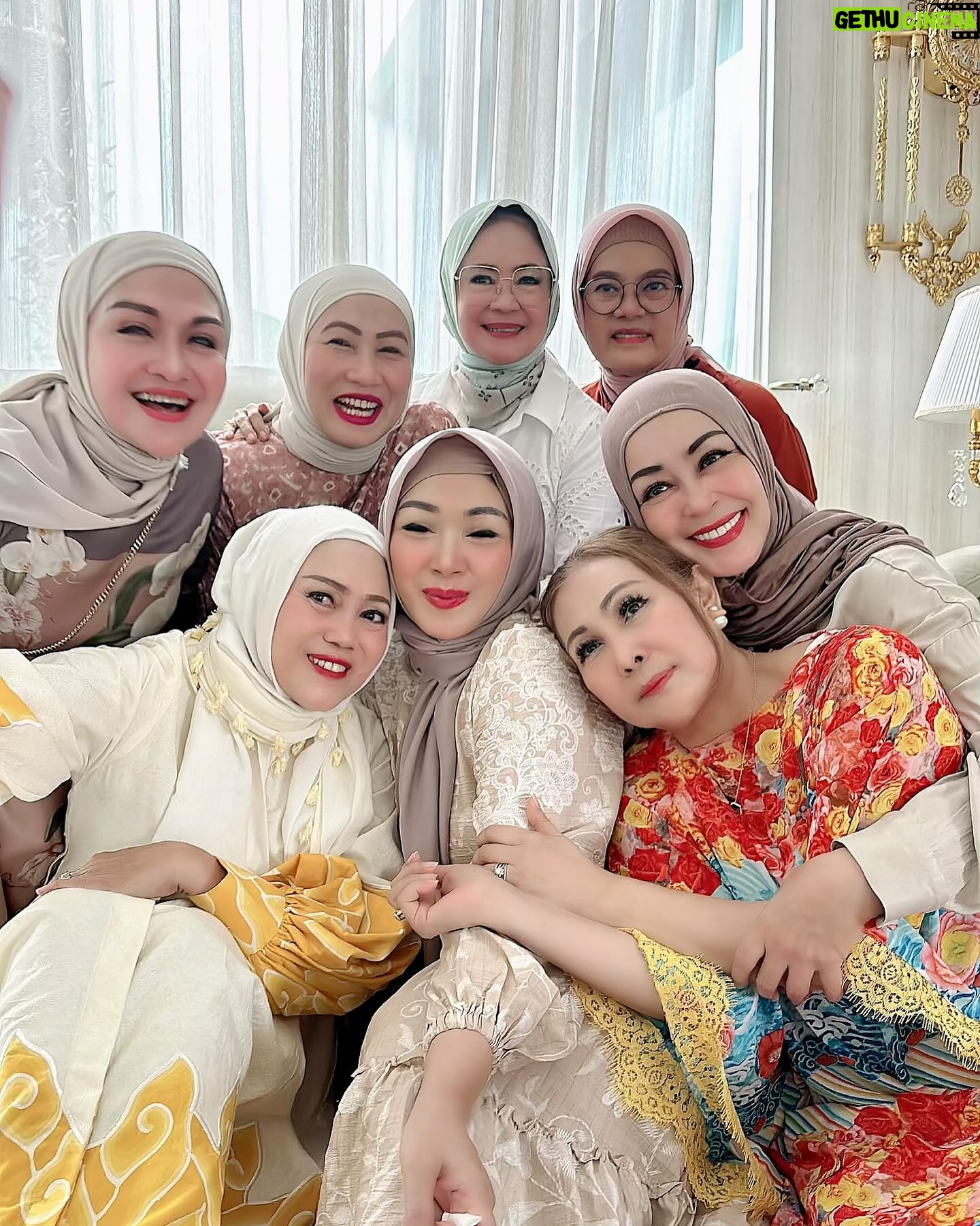 Lulu Zakaria - 281 Likes - Teman2 yg baik hati ♥️♥️
