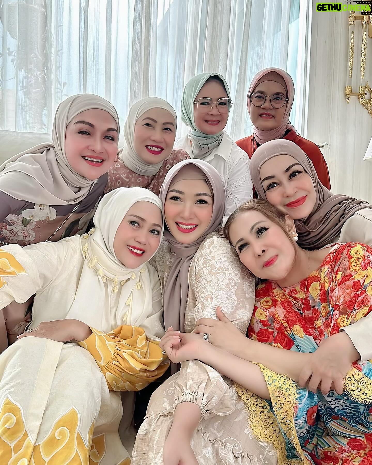 Lulu Zakaria - 281 Likes - Teman2 yg baik hati ♥️♥️