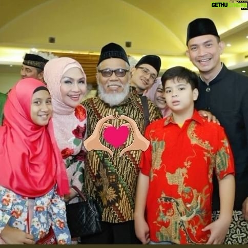 Lulu Zakaria - 2.2K Likes - Innalillahi wa inna ilaihi raji’un 😭Telah berpulang ke rahmatullah, suami/bapak/ayah/abanganda kami *DORMAN BORISMAN (KARDIMAN)* dalam usia usia 73 tahun (5 Februari 1951 – 7 Mei 2024).
Allahumaghfirlahu Warhamhu Wa’afihi Wa’fuanhu Al Fatiha 😭🙏🏻
Selamat Jalan Babe 😭 Insyaa ALLAH yg Terbaik .. Babe sdh tidak sakit lagi yaa…😭
Wafat pada hari ini di rumah sakit Moch. Ridwan Meuraksa Jakarta, Selasa 7 Mei 2024 pada pukul 19.18 WIB.
Jenazah akan disemayamkan di rumah duka, di Kelurahan Dukuh Kramat Jati Jakarta Timur, dan akan dikebumikan esok hari Rabu 8 Mei 2024.
Atas nama keluarga kami mohon dibukakan pintu maaf bagi almarhum, bilamana selama masa hidupnya ada kesalahan dan kekhilafan. Semoga alharhum mendapat tempat mulia di sisi Allah SWT serta diterima segala amal ibadahnya, amiin ya robbal alamiin.
…