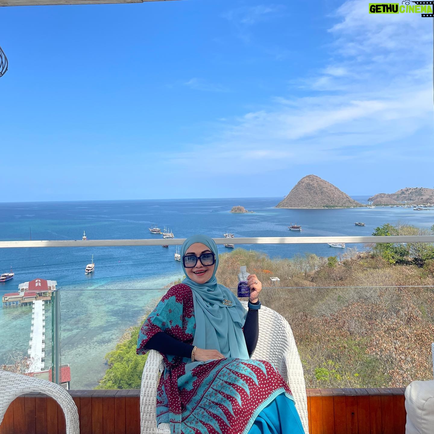 Lulu Zakaria - 590 Likes - Bismillah … menabur terus kebaikan apapun hasil nya … Insyaa ALLAH tetap semangat meraih RidhoNYA… dan Manfaatnya buat semua kesayangan 💜 MasyaaAllah
Melihat CiptaanNYA yg luar biasa indahnya di Pulau Labuan Bajo mengantarkan Hati makin Yakin akan KebesaranNYA… semoga tidak ada sedikitpun rasa tinggi hati ato sombong dg apa yg kita punya dan kita raih … Rasa Syukur Nikmat yg harus ku tanamkan padaku n anak2ku…we’re nothing Without YOU…
Ya Robb 🙏🏻☺️ semua Karena Allah Subhanahu Wa Ta’ala Maha Baik MasyaaAllah Tabarakallah Alhamdulillah 💝💝💜💝💝
#TripLabuanBajo
#November2023
#TripThreeOfUs
#quiarivibes
#quiarishake
#quiarienergy
#quiariprimegel
#quiari
#Alhamdulillah
#MasyaaAllahTabarakallah