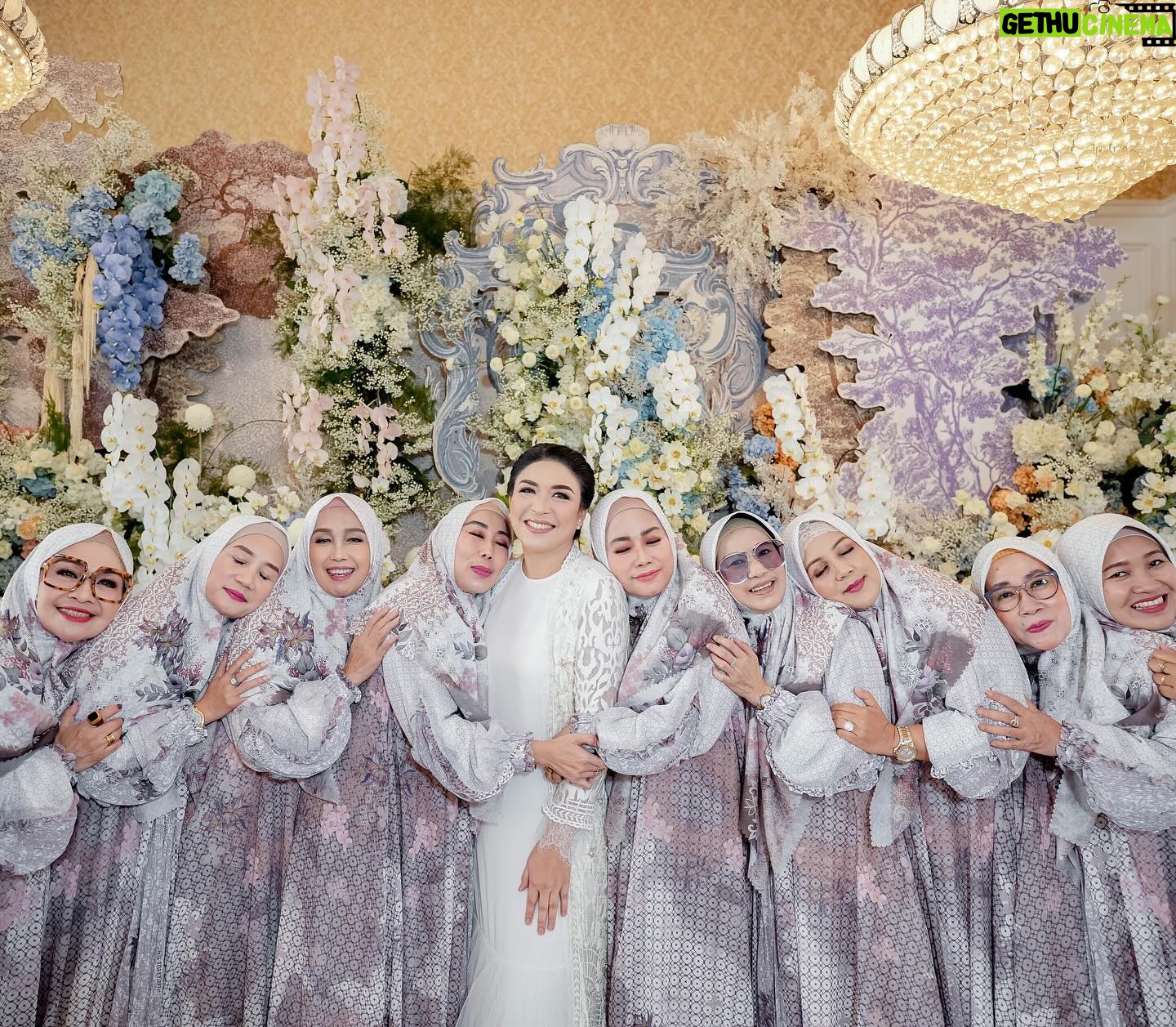 Lulu Zakaria - 398 Likes - Doa dan Tasyakuran 4 bulan Kehamilan Bumil Cantik Debby kesayangan Mama @dewibamsoet bersama @group_solawat_riyadussolihin nya Teteh @lucky_resha
bismillah semoga Semua Doa Doa yg di panjatkan dg iringan Sholawat Di ijabah Allah Subhanahu Wa Ta’ala Aamiin Allahuma Aamiin
📸📷 @fhidayani
#doadantasyakuran
#debbydannurul
#timsolawatmtriyyadushsholihin
#dewibamsoet
#Alhamdulillah
#masyaallahtabarakallah