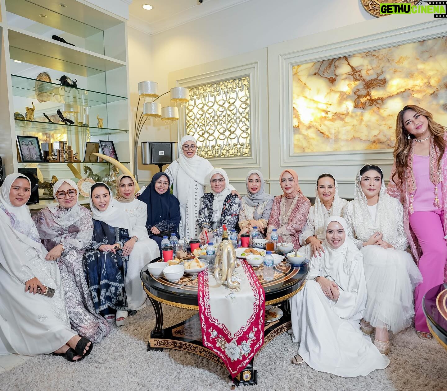 Lulu Zakaria - 398 Likes - Doa dan Tasyakuran 4 bulan Kehamilan Bumil Cantik Debby kesayangan Mama @dewibamsoet bersama @group_solawat_riyadussolihin nya Teteh @lucky_resha
bismillah semoga Semua Doa Doa yg di panjatkan dg iringan Sholawat Di ijabah Allah Subhanahu Wa Ta’ala Aamiin Allahuma Aamiin
📸📷 @fhidayani
#doadantasyakuran
#debbydannurul
#timsolawatmtriyyadushsholihin
#dewibamsoet
#Alhamdulillah
#masyaallahtabarakallah