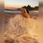 Luma de Oliveira Instagram - Feliz Ano Novo luminoso, queridos meus! Que seja o melhor ano da vida de cada um de vocês! ☀️⭐️🥂