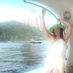 Luma de Oliveira Instagram - Bem-vindo, verão! Dump de fotos na praia da Urca com o Pão-de-Açúcar de cenário. O verão pra mim é mais do que uma estação, é um estado de espírito! Sou da região fria de serra, isso já é autoexplicativo 😁