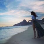 Luma de Oliveira Instagram - “Estende tuas asas pelos azuis que te aguardam”! 🔷 J. Inácio.