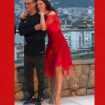 Luma de Oliveira Instagram - Hoje estreia a TV Viradouro e eu tive a honra de ser chamada para a 1ª entrevista do programa! Missão dada, missão cumprida! Eu e Mestre Ciça em uma conversa muito alegre e emocionante. Falo do tempo inesquecível que desfilei na escola, dos bastidores dos ensaios, das aventuras que eram as coreografias com a bateria até a hora da apresentação na Avenida, da frase que disse quando fui receber um troféu e a confusão que isso causou 🤷🏻‍♀️ e tantas outras coisas bem legais! E claro, o programa está cheio de atrações incríveis! Será ás 20h no Facebook e no YouTube da escola simultaneamente. Convido vocês a assistirem, está bem espontâneo porque eu não perco essa mania de falar o que me vem á mente 😁. Amanhã nos stories vou querer saber a opinião de quem viu. youtube.com/unidosdoviradouro facebook.com/unidosdoviradouro @unidosdoviradouro, Presidente, comunidade, obrigada e toda a sorte nessa nova empreitada. ❤️