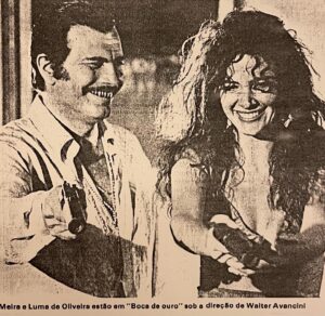 Luma de Oliveira Instagram - E se vai um dos maiores atores da história e um ser humano de primeira grandeza. Cresci admirando  e aplaudindo a arte desse grande homem. Tive a honra de contracenar com ele, conviver por 4 meses quando fizemos o filme Boca de Ouro. Fui testemunha da sua generosidade, educação e humildade. 

 De todas as cenas que vi nas telas da irretocável  trajetória do Tarcísio, a que presenciei durante um intervalo entre uma cena e outra, no mundo real,  foi a que mais me emocionou: 
estávamos  no “ lixão” do RJ, quando um menininho  que trabalhava catando sobras do que era jogado no local, se aproximou dele para tentar vender nada mais nada menos que lixo. 
Ele  o tratou com toda dignidade, perguntou quanto era, comprou por um bom dinheiro  mas disse que não levaria, o menino insistiu e ele, para não decepciona-lo, pegou a sacola cheia de coisas que não serviriam para absolutamente nada e ainda estava com um cheiro nada agradável e colocou no colo como se fosse diamante, em seguida deu um abraço tão lindo no menino, tão cheio de afeto que jamais vou esquecer a emoção que senti naquele momento, talvez a mesma quando assistia  as cenas  de “Um certo Capitão Rodrigo”. 
Pois é… “o tempo e o vento” nos levam pessoas que achávamos que seriam imortais… mas sua arte será!

Eu só havia feito um filme para crianças até então, mas Deus na sua infinita bondade, me concedeu a honra de ser “par” do Tarcísio Meira. E é á esse Deus que peço que o receba com todas as honrarias que merece. Nosso “ Irmão” Coragem” foi um exemplo de grandeza por aqui. 🙏🏼