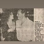Luma de Oliveira Instagram - E se vai um dos maiores atores da história e um ser humano de primeira grandeza. Cresci admirando e aplaudindo a arte desse grande homem. Tive a honra de contracenar com ele, conviver por 4 meses quando fizemos o filme Boca de Ouro. Fui testemunha da sua generosidade, educação e humildade. De todas as cenas que vi nas telas da irretocável trajetória do Tarcísio, a que presenciei durante um intervalo entre uma cena e outra, no mundo real, foi a que mais me emocionou: estávamos no “ lixão” do RJ, quando um menininho que trabalhava catando sobras do que era jogado no local, se aproximou dele para tentar vender nada mais nada menos que lixo. Ele o tratou com toda dignidade, perguntou quanto era, comprou por um bom dinheiro mas disse que não levaria, o menino insistiu e ele, para não decepciona-lo, pegou a sacola cheia de coisas que não serviriam para absolutamente nada e ainda estava com um cheiro nada agradável e colocou no colo como se fosse diamante, em seguida deu um abraço tão lindo no menino, tão cheio de afeto que jamais vou esquecer a emoção que senti naquele momento, talvez a mesma quando assistia as cenas de “Um certo Capitão Rodrigo”. Pois é… “o tempo e o vento” nos levam pessoas que achávamos que seriam imortais… mas sua arte será! Eu só havia feito um filme para crianças até então, mas Deus na sua infinita bondade, me concedeu a honra de ser “par” do Tarcísio Meira. E é á esse Deus que peço que o receba com todas as honrarias que merece. Nosso “ Irmão” Coragem” foi um exemplo de grandeza por aqui. 🙏🏼