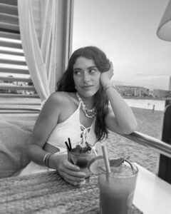 Actress Luna Ginestet HD Instagram Photos and Wallpapers January 2024