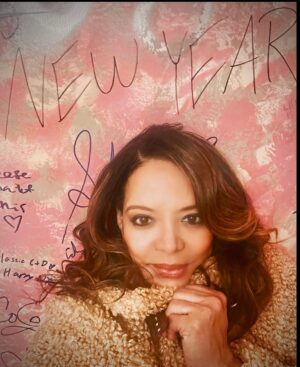 Luna Lauren Velez Instagram - Going into this Monday like I’m just starting 2024! #newyear #freshstart #2024 #bigthings #restart #getit #love ✨