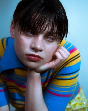 Luna Wedler Instagram - @fraeuleinmagazine 🖤
 @jesuiskarl.film !

📸: @debora_brune 
h&m: @goldig ✨
styling: @fvardaromelchiorri
@senkbeil_pr 
merci beaucoup.🌈