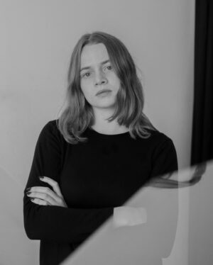 Luna Wedler Instagram - In paris with the wonderful @v_forsten 
merci beaucoup !!!