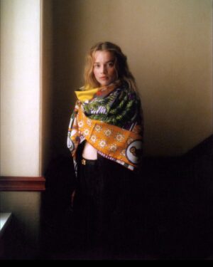 Luna Wedler Instagram - for the amazing @schonmagazine 🌈! 

thank u💐
photography: @tristanroesler 
h&m: @goldig ✨
styling: @camiillefr 
words: @braaaden 

@senkbeil_pr @jesuiskarl.film