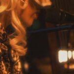 Luna Di Instagram – Grata aos 250Mil STREAMINGS em Maria Madalena no @spotifybrasil !!🙏🏻🌹 

Continuem ouvindo muito!! faz a mãe ouvir, o cachorro, o pai , a vó, a tia , o gato, o primo as prima, os coelho, os papagaio, os amigo tudo, faz seu vizinho ficar doido de tanto ouvir Maria Madalena, pra irem acostumando com oque vem por aí nesse ano!❤️‍🔥

Quando chegarmos a 300Mil, eu solto esse ao vivo acústico lindo gravado na @voyagestudios.co , com @agarotamilena encantando com su flauta de elfo.✨

Então já sabe né?  OUVE MUITO PRA ISSO ACONTECER!!!