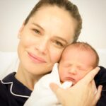 Luz Cipriota Instagram – ✨Lorenzo Serrano Cipriota✨.
.
Llegaste el 19 de Noviembre en una noche de luna llena. Te adelantaste porque no veías la hora de estar aquí y conocer éste mundo loco.
Aún no tienes idea de todo el amor que con @serranodavid75 tenemos para darte ♥️.
Gracias a la vida por éste milagro que hoy me tiene completamente enamorada. Ya no sé lo que es vivir sin el corazón tan lleno de AMOR.
✨19-11-2021✨
.
#NewBorn #Lorenzo #Hijo #vida #Milagro #Amor #baby #Gracias #MiSol #SoleMio #zento #Eclipse #LunaLlena #SoyMamá @serranodavid75 

♥️.