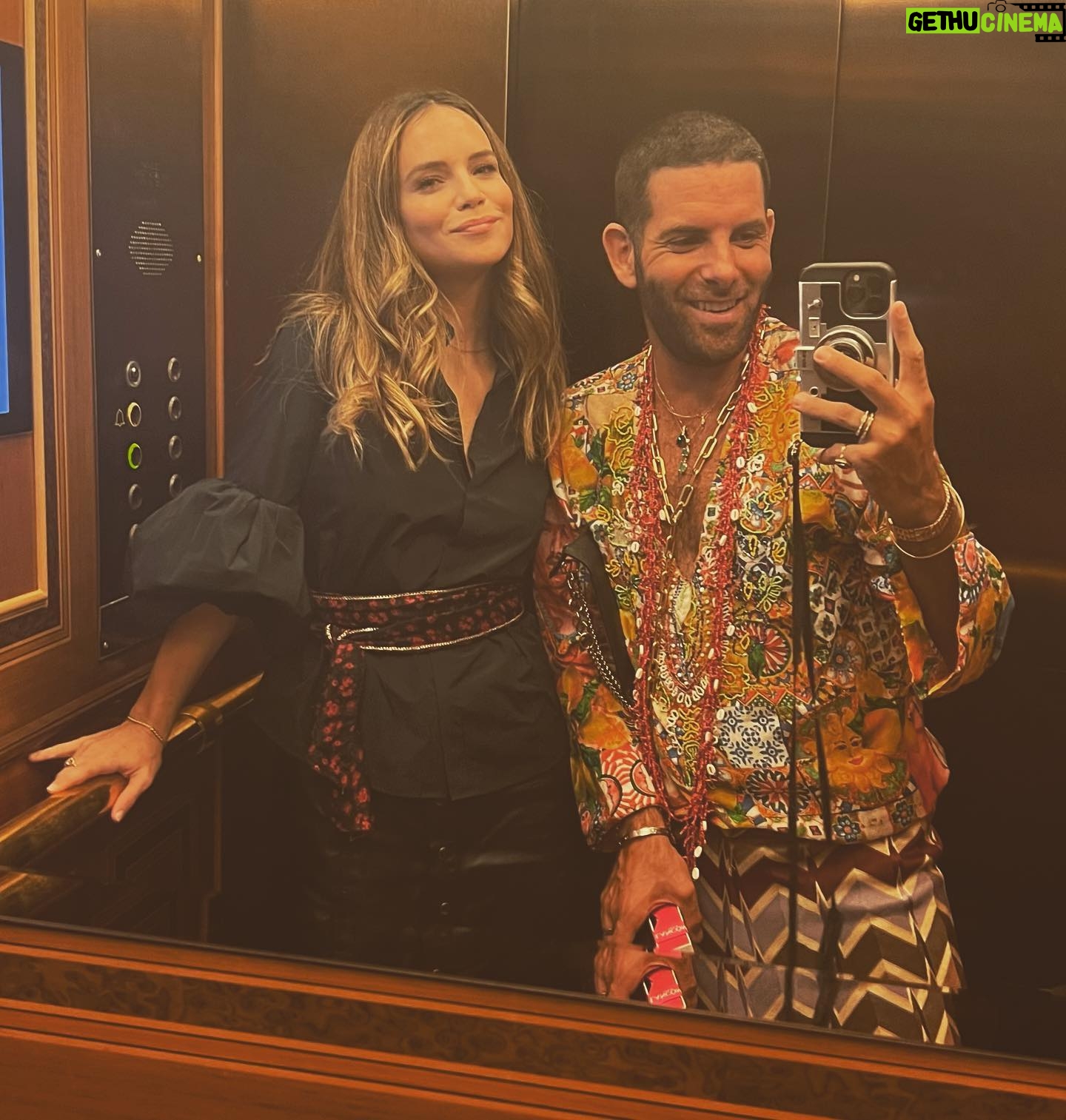 Luz Cipriota Instagram - Arranca la semana de la moda en Madrid y con @nicofreijo fue la excusa perfecta para encontrarnos y disfrutar del desfile de la nueva colección de @the2ndskinco que está que ardee! 😍🔥. Les dejo algunas cositas más en los stories para que vean que no exagero. ♥️. Enhorabuena @juancarlosfdez y @aburmiro por tanta belleza! .