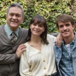 Luz Cipriota Instagram - Capítulo intennnso el de ayer con la pérdida de Hugo Lopez en @luismiguellaserie ...lo vieron ??. Una vez más confirmo que trabajar con @cesar_bordon es un verdadero placer. Hoy es el día nacional del actor,así que aprovecho y lo aplaudo! Y nos aplaudo a todos lo que con pasión expresamos interpretando y elegimos esta profesión para llegar a los corazones del público. Ojalá les hayan llegado estas escenas ♥️. Me encantaría leer sus comentarios! #ActrizArgentina #Actress #DiaNacionalDelActor #FelizDia #LuisMiguelLaSerie #LuciaMiranda @diego @mocodekingkong @muynetflix @chenetflix_